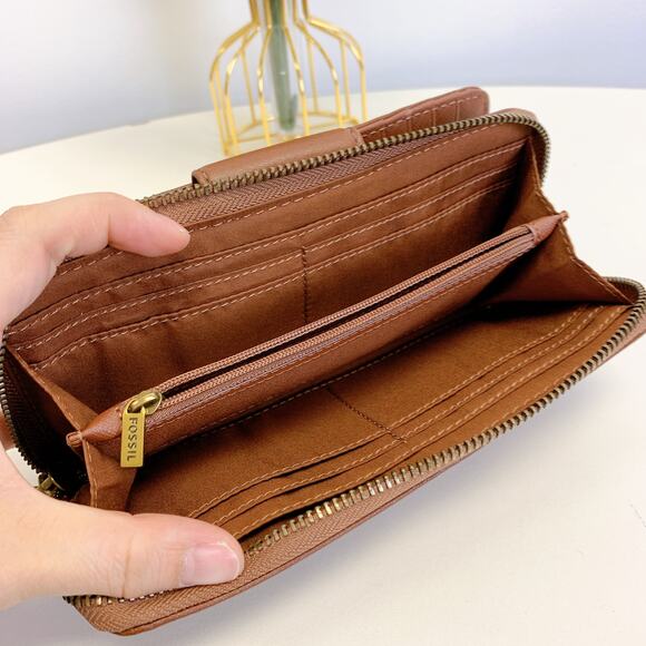 Fossil SWL2228210 Madison Zip Clutch IN Brown - Picture 5 of 6